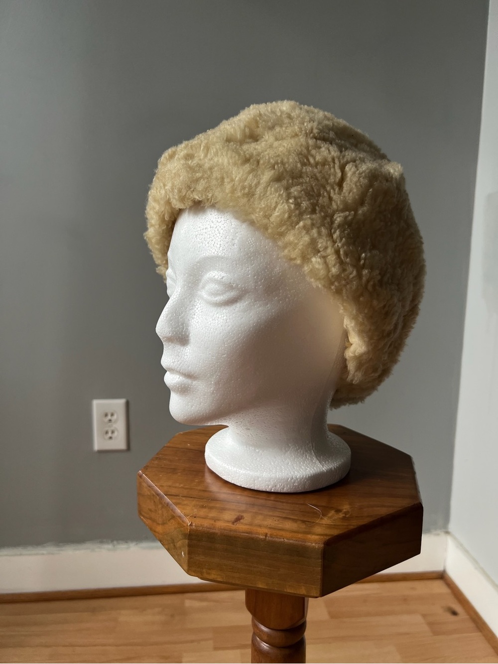 True Vintage Real Shearling Beanie Hat in Cream